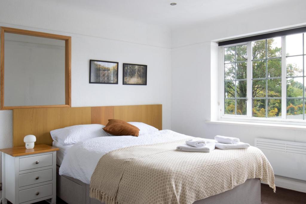 One-Bedroom Flat In Cheam Village Exterior foto