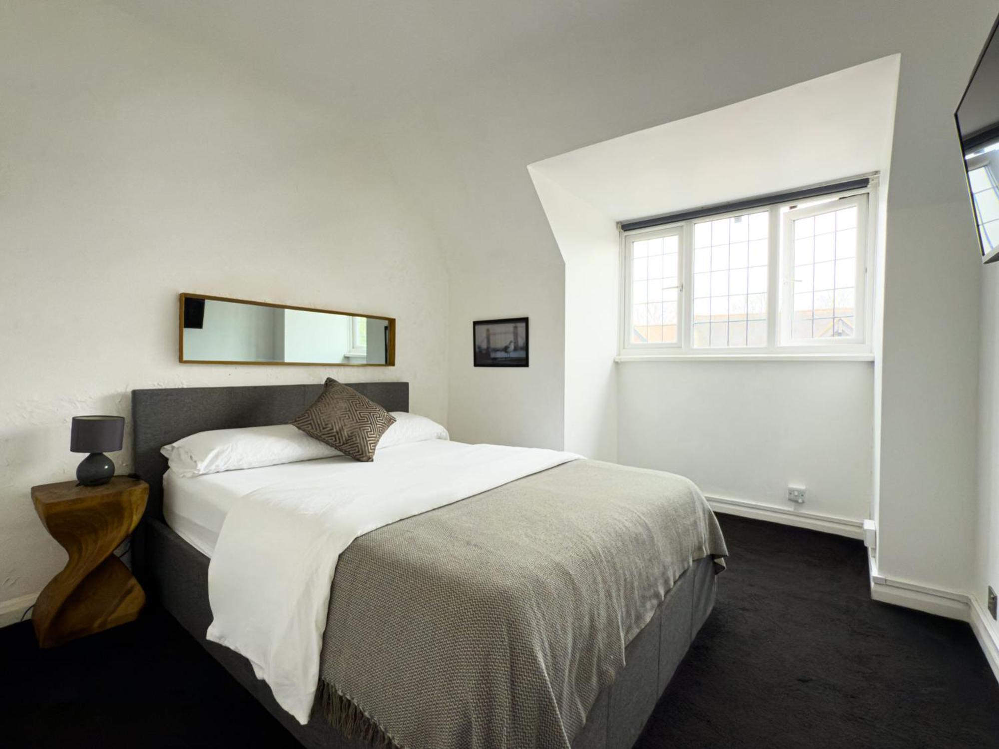 One-Bedroom Flat In Cheam Village Exterior foto